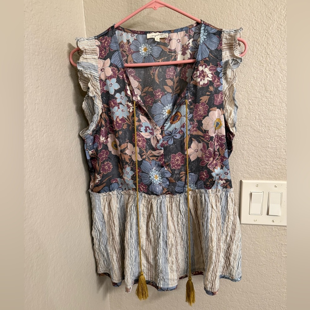 Mystree Floral Sleeveless Top with Striped Hem Size Medium